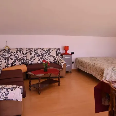 Mansarda Ad Penzion Aradeo